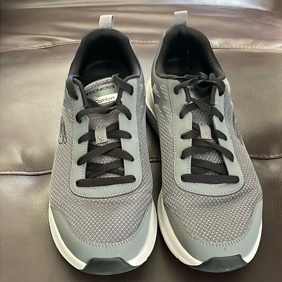 Men’s Lace Up Shoes - Picture 3 of 4